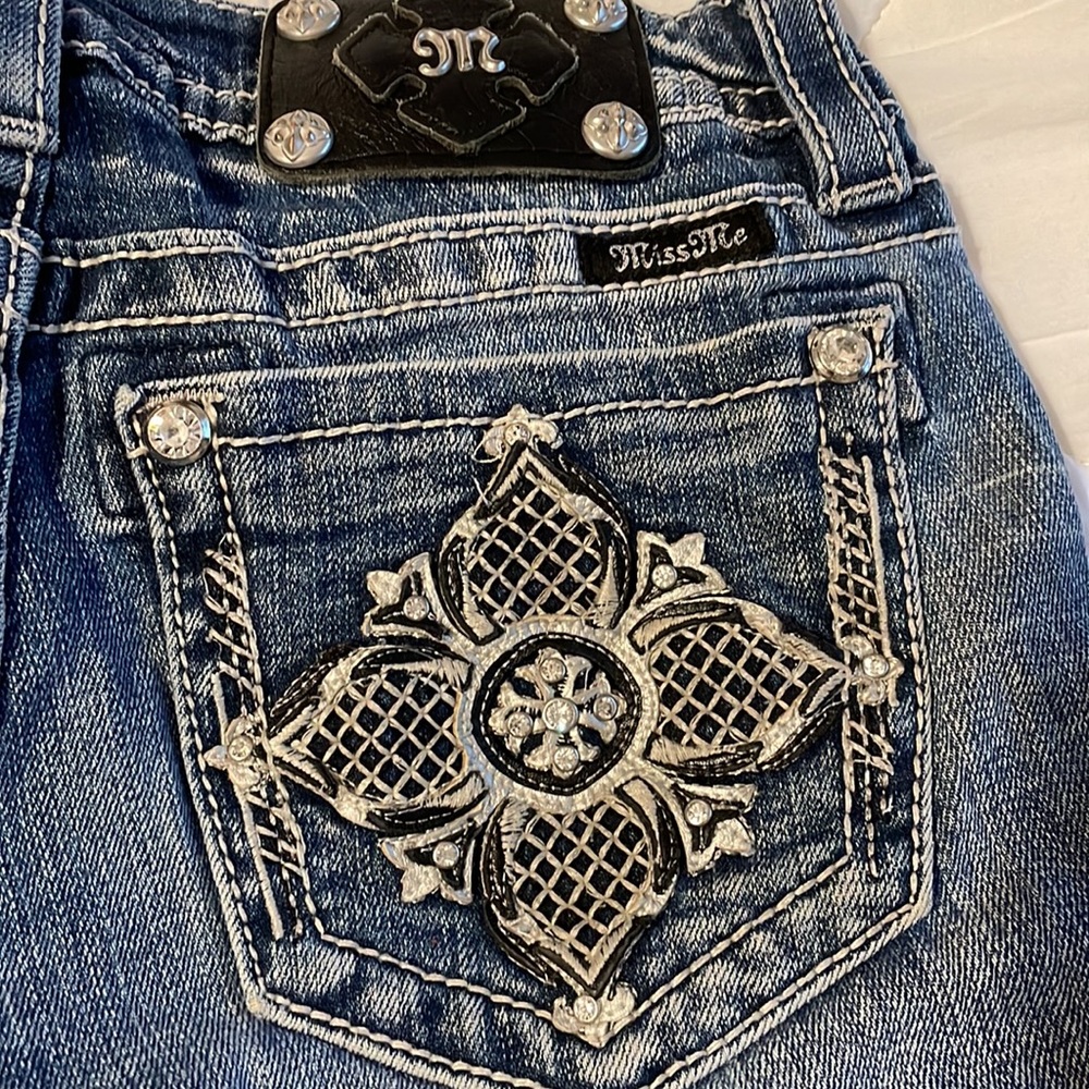 Miss Me Bling Mid-Rise size 27 Jeans